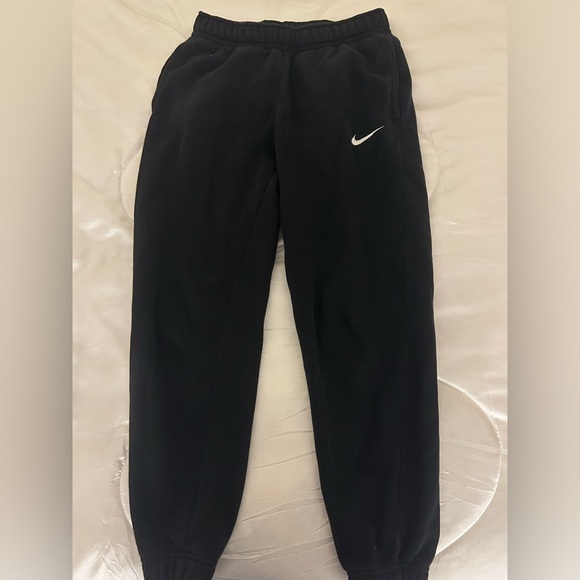 black nike sweatpants - Picture 2 of 3